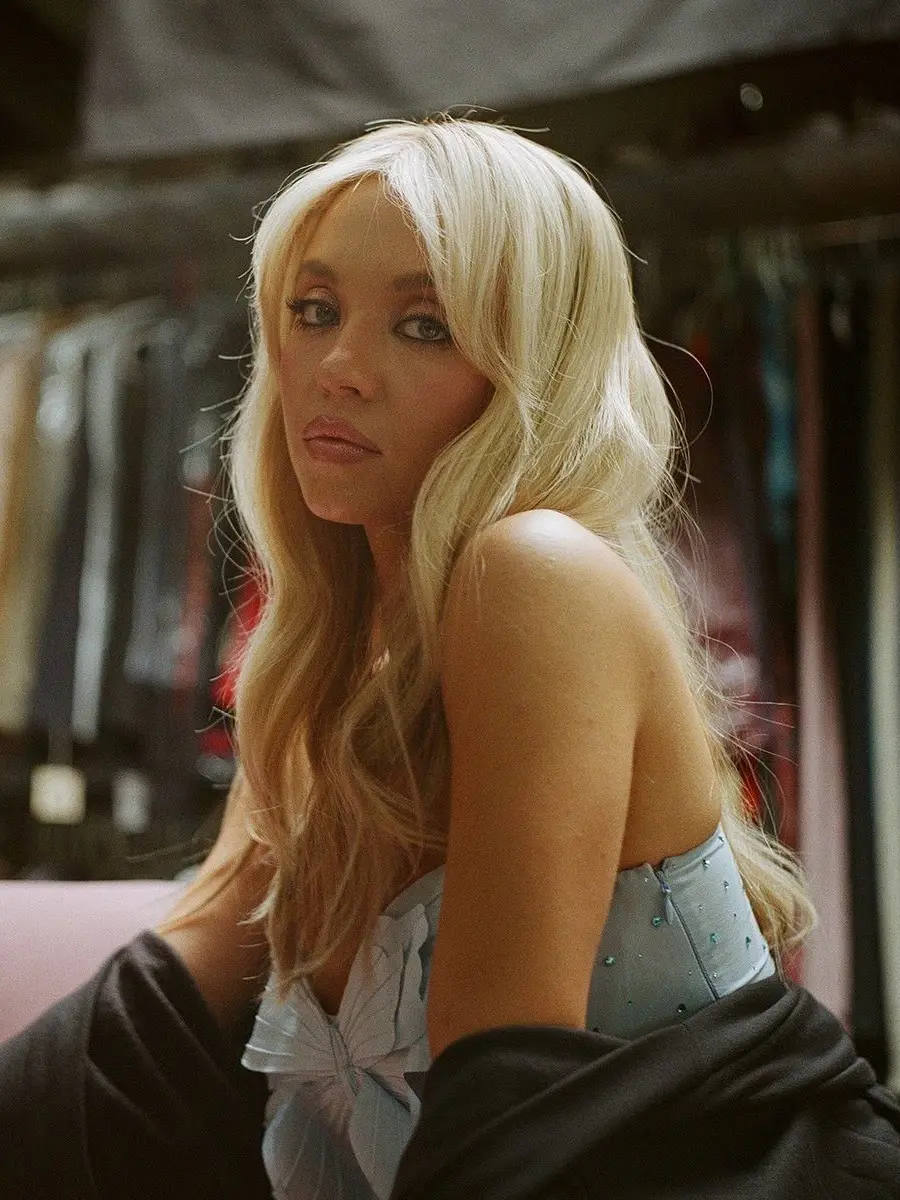 SleepyDecal0727의 Cassie howard