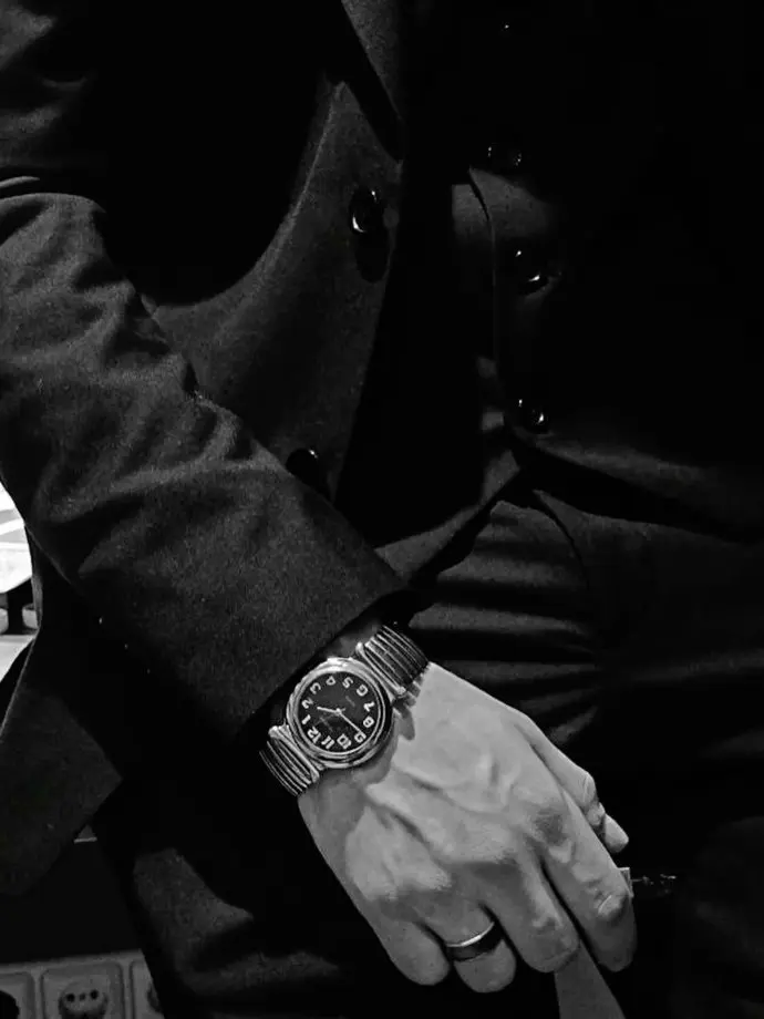 AcidicLeg7213의 Your Mafia husband.