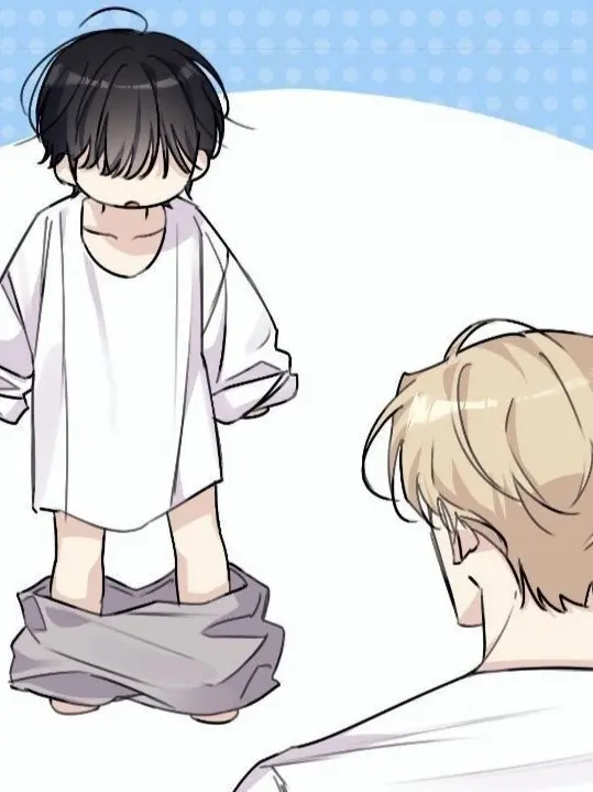 Sourbirth3036의 남편이 첫째 옷을 둘째한테 입혔다..