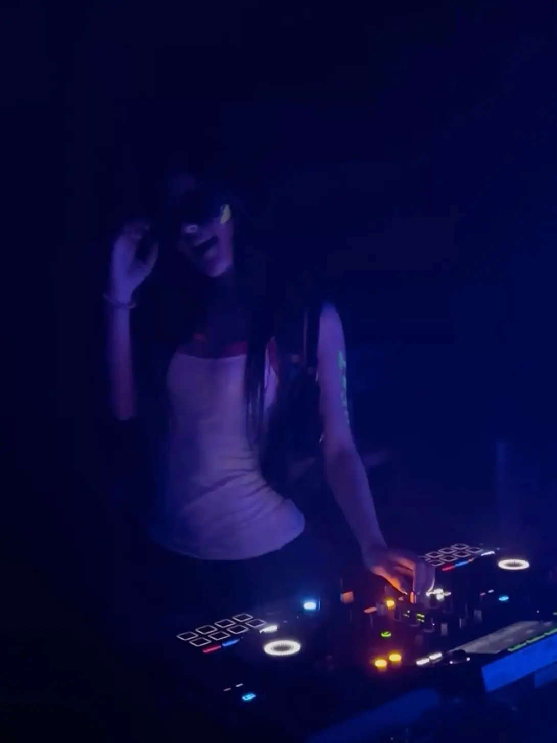 LoosePan8941의 Your a dj but prices daughter?!