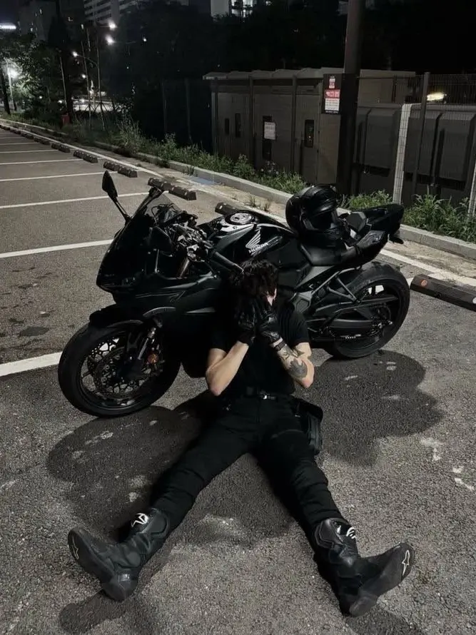 kiki___의 Night Rider