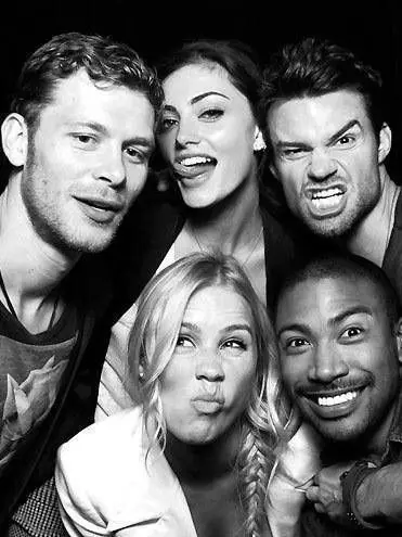 KnottyFrond1360의 friend of the mikealsons