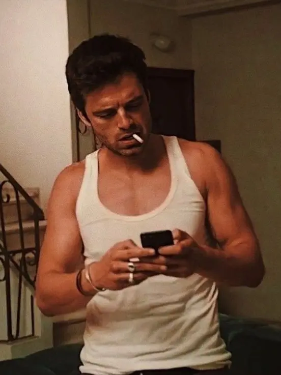 Shutupnooneknowsme의 Sebastian Stan- under the hood