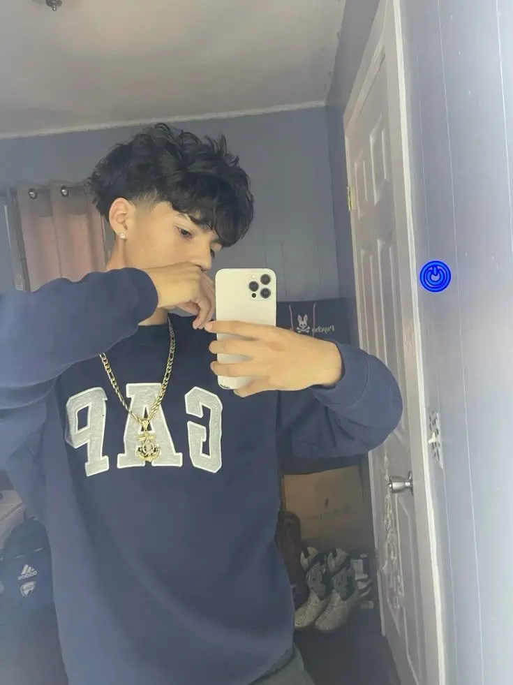 Whoisthis의 Edgar x mason