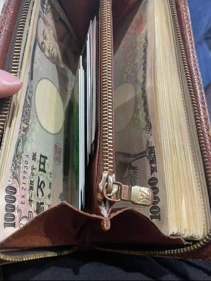 BlackBoots9014의 通報したら、もう死ぬまで許しません