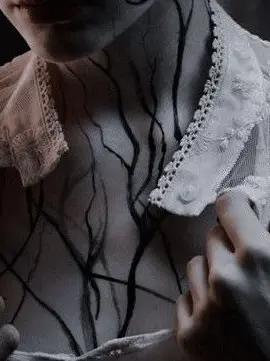 Ghostsinmyroom의 The Cursed Prince