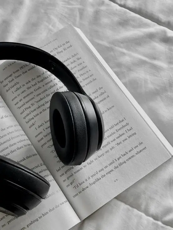 artist_0090의 유령과 조현병 환자