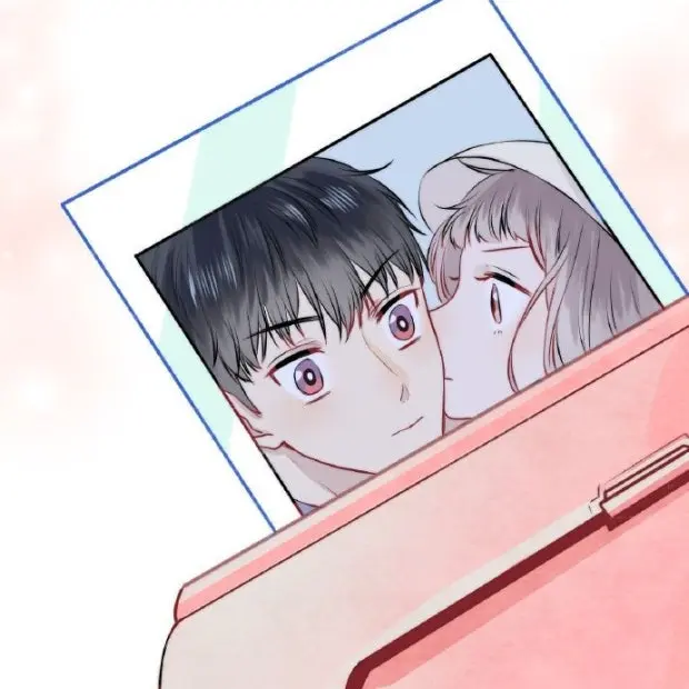 OrangeFloss0869의 볼뽀뽀한 모습을 카메라로 찍은 여우
