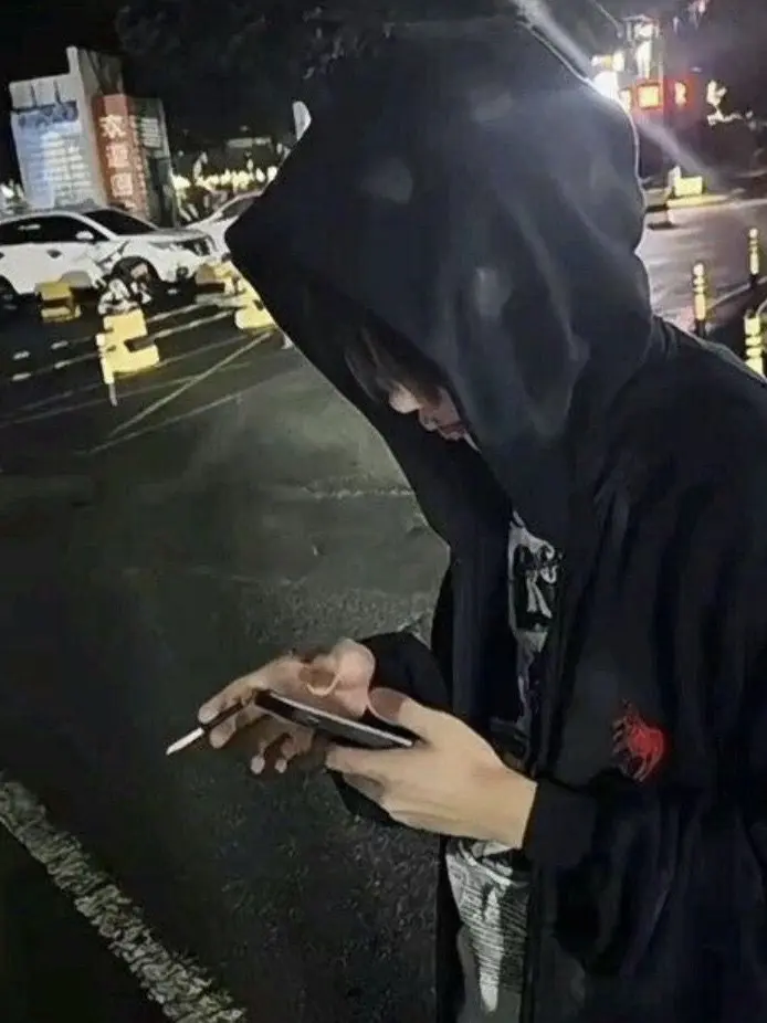 __l.rm.08의 밤놀이를 즐기는 소꿉친구 4인방
