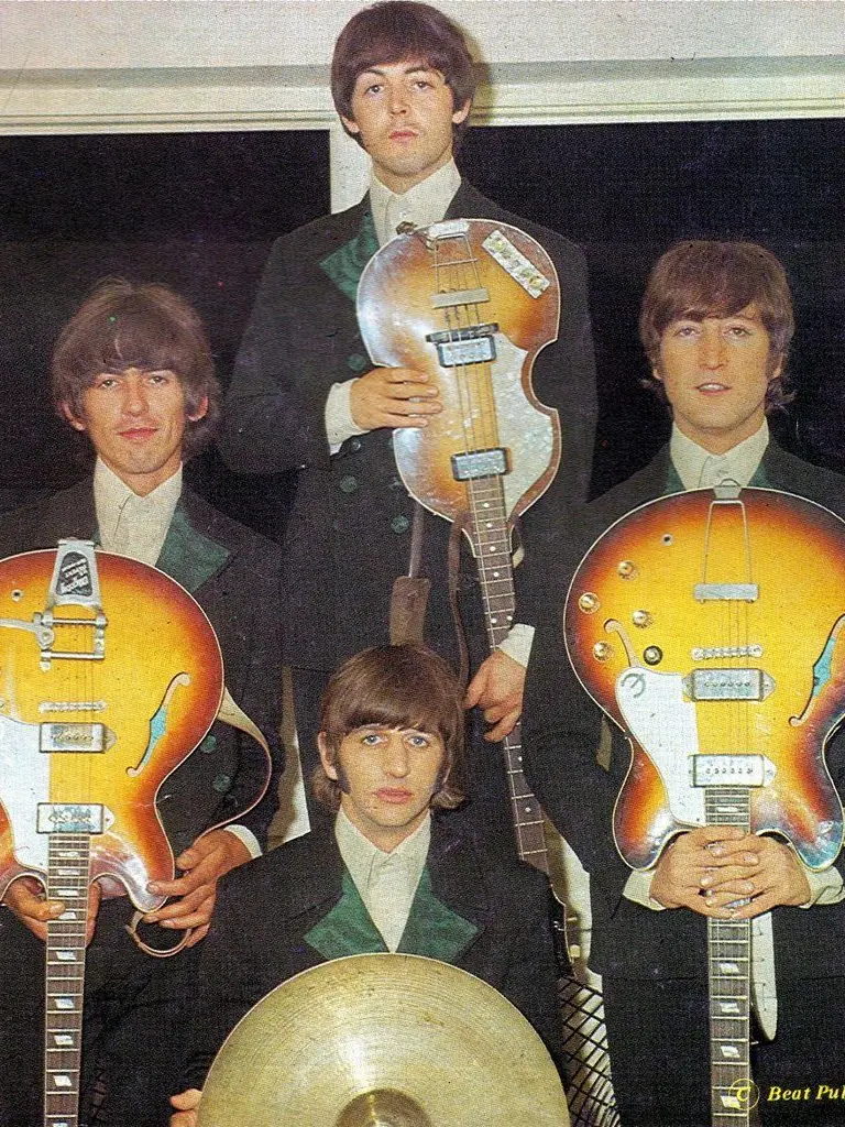 Ringostarr의 Being left out by the beatles
