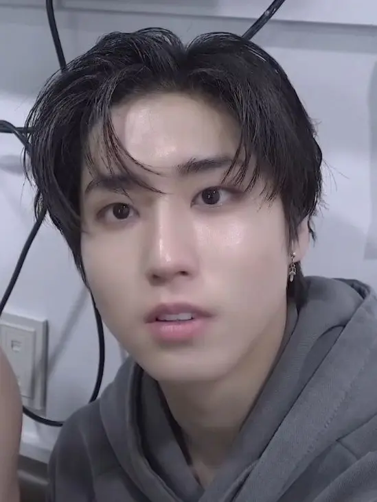 SkinnyGems0248의 Han jisung