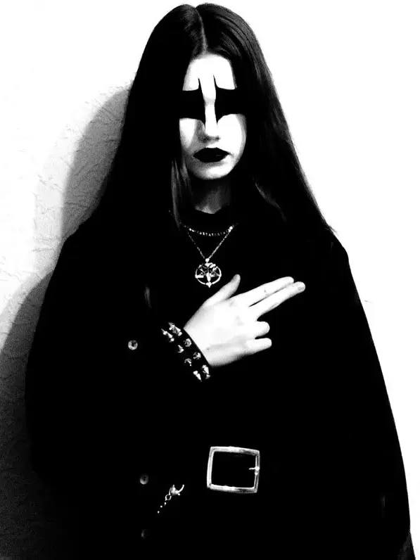 GrainySofa6480의 Cameron