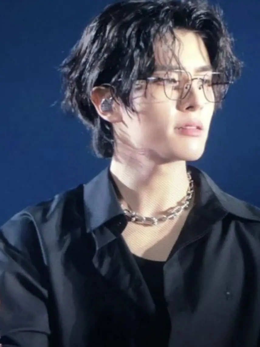 lvvskt의 Accidentally calling you Daddy. BL/MLM.