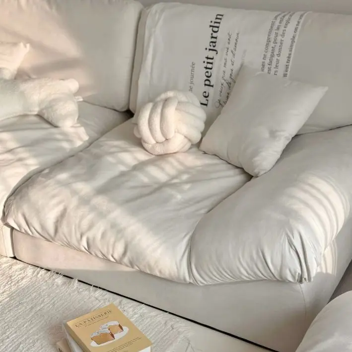 Tiramisu1009의 주인, 어디가? 나랑 놀아야지.