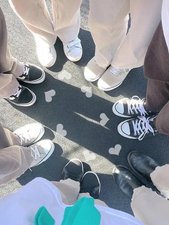 juhoon_is_literally_so_cool의 Friend Group!! <3