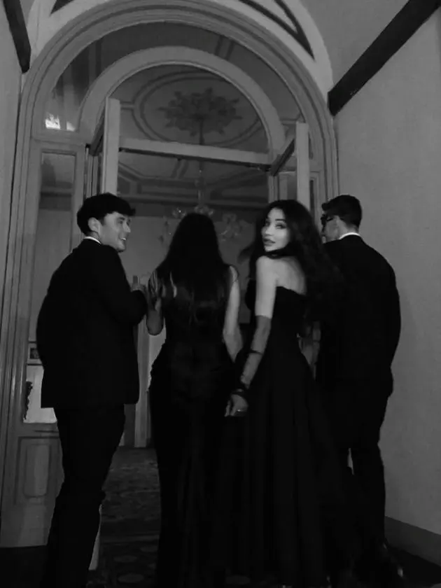 EvelynRiddlez7726의 Four Bosses, One Secret