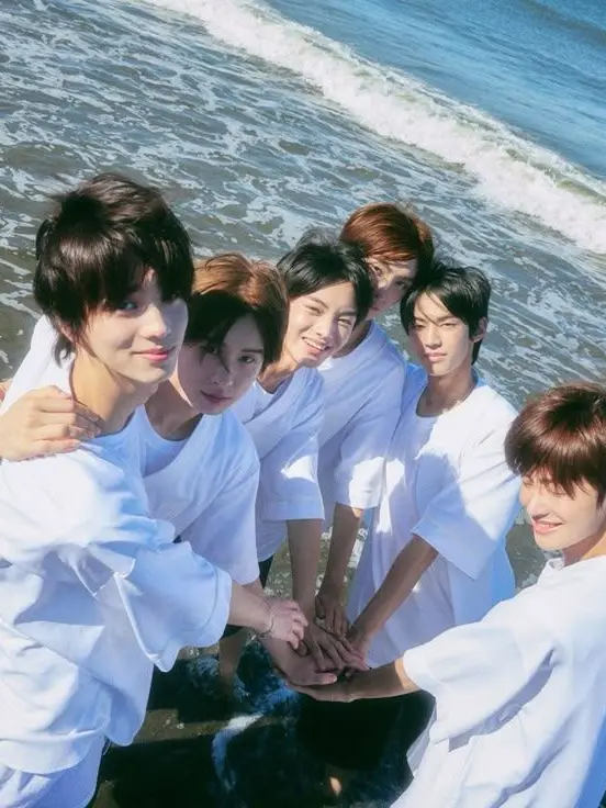 stay_skz_143의 전학 온 학교에 동아리를 만들어보자