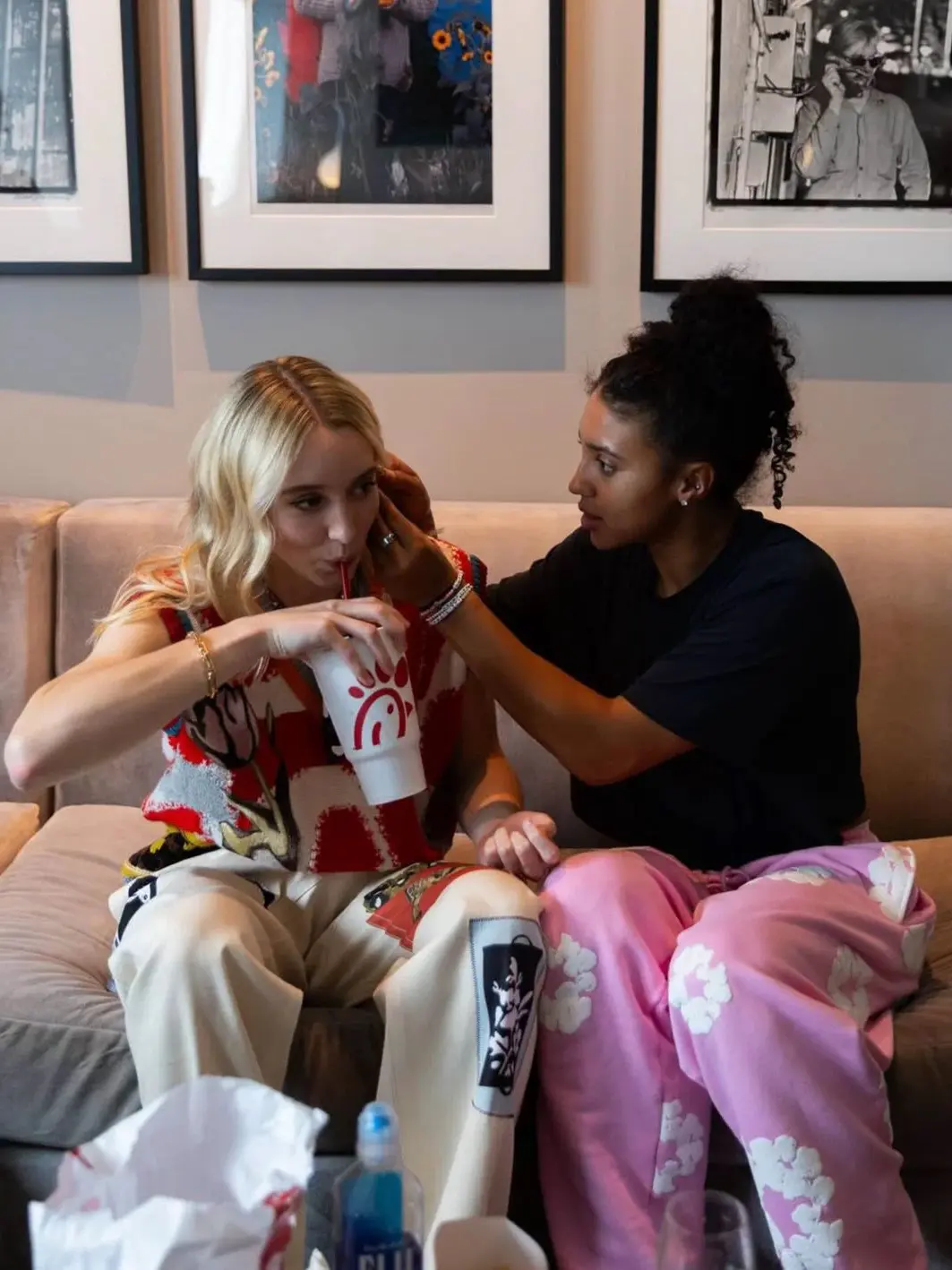 LateCrab0656의 Paige Bueckers and Azzi Fudd