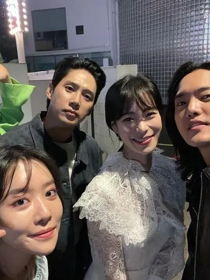 Iheart_justkpopgirlgoups의 The glory friendship