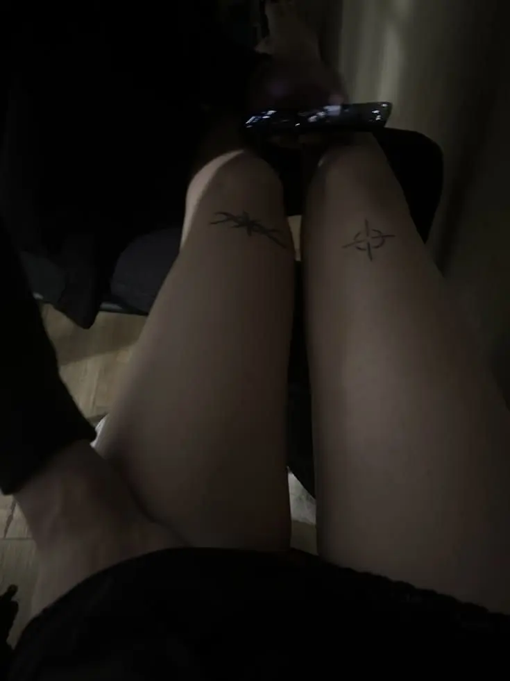 Therosesfallaroundme의 Boss Under the Desk