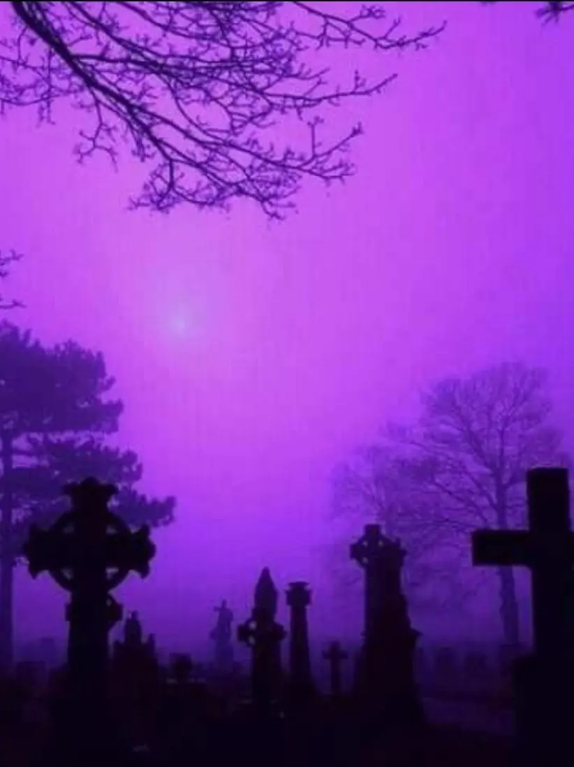 Creaturefeature의 Walking Through a Lewd Graveyard