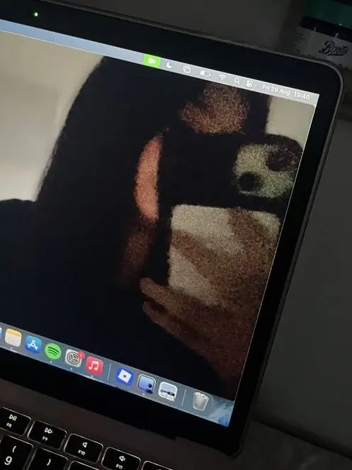 SneakyFace3100의 My older sister best friend