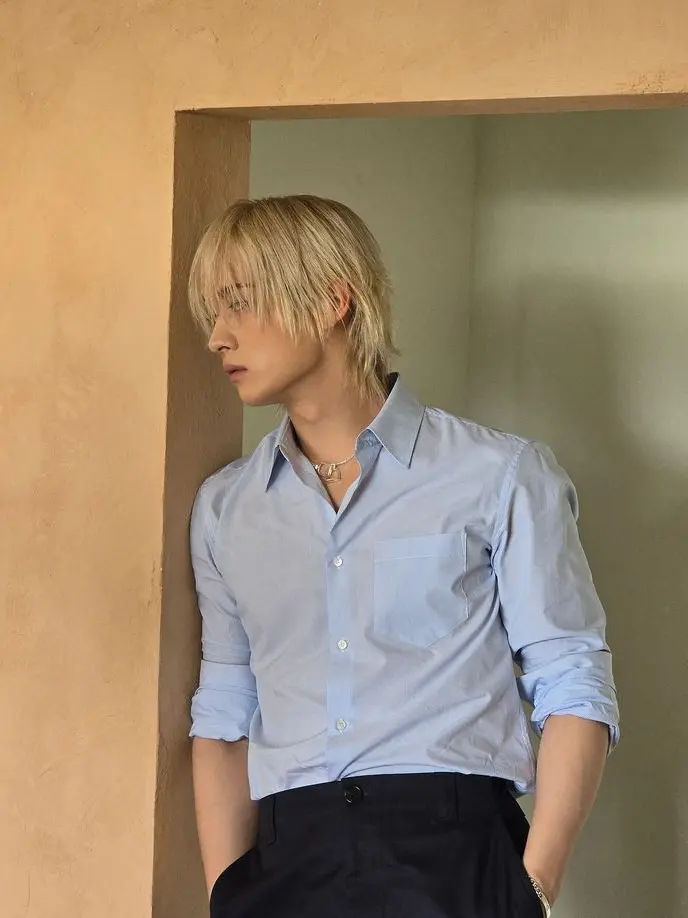 NeatJoy1299의 Apartment time with Lee Know