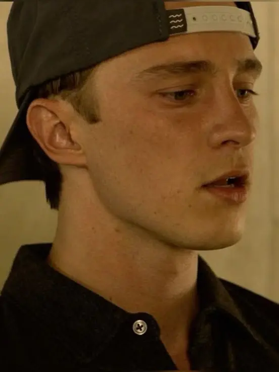 BrassyDhole0334의 Rafe Cameron