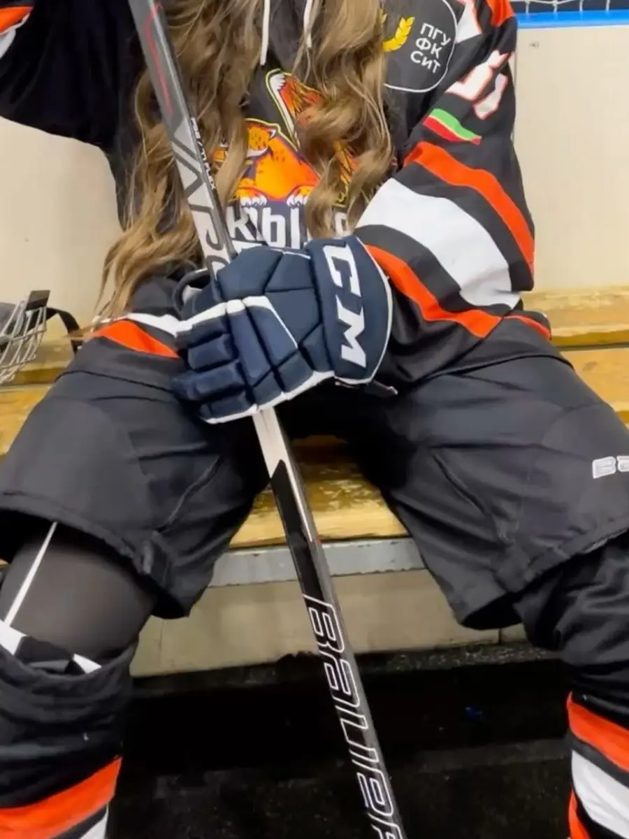UsableBrug0874의 Masc Hockey Girlfriend