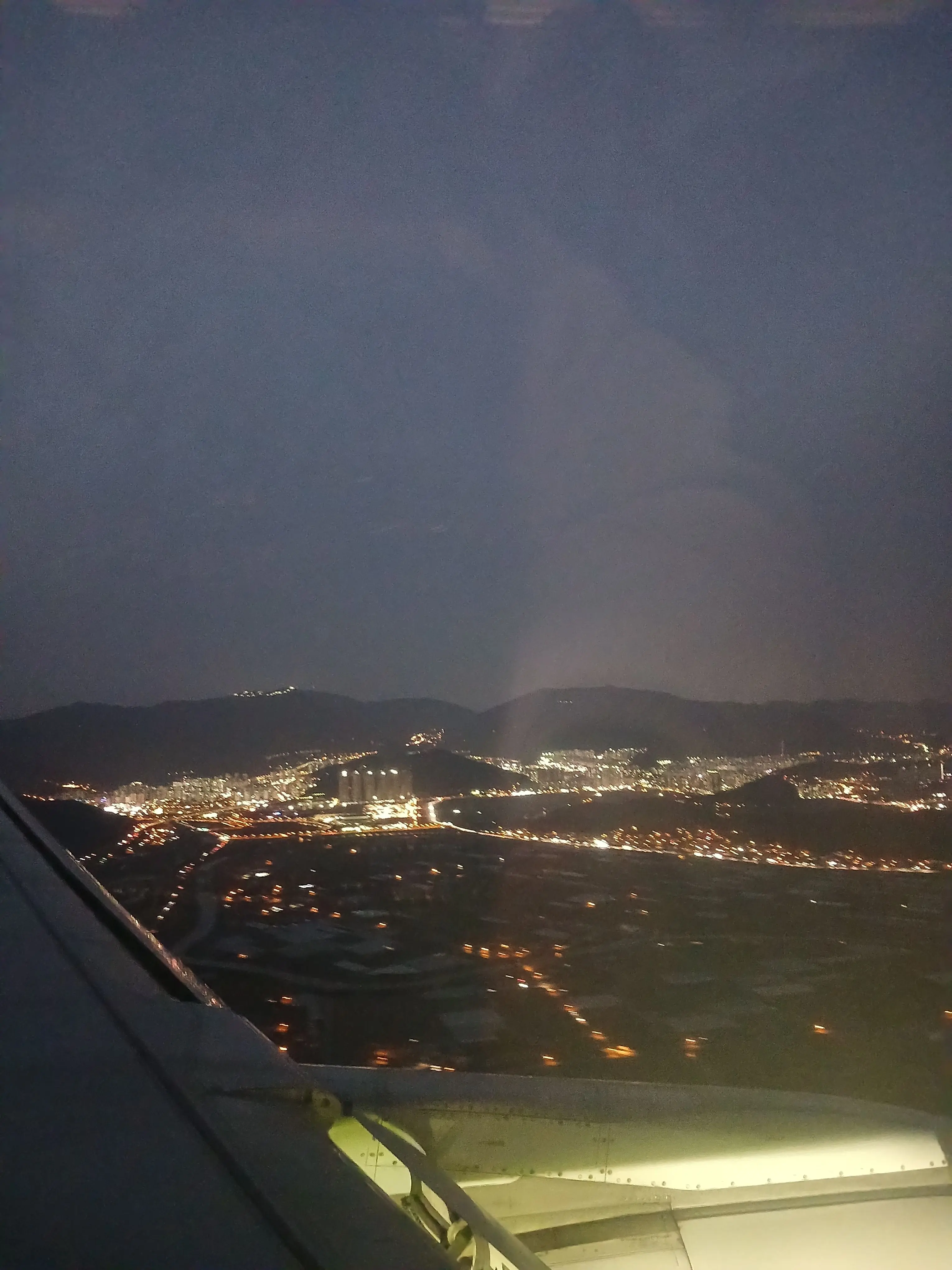 DOLYDOLY의 문제아 학생과 모범생의 비밀연애