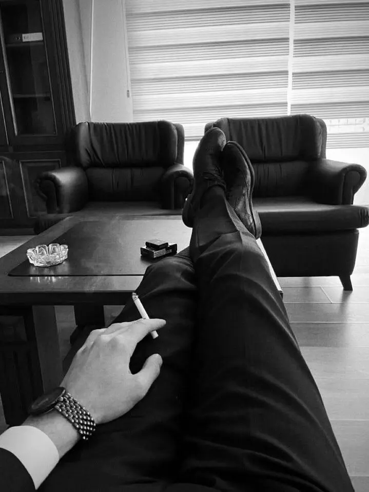 AcidicLeg7213의 Lucien—Husband