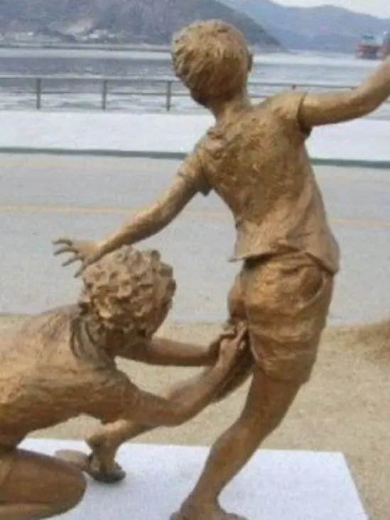 EasyLoach6090의 남사친들과 똥침함정에 갇혔다.