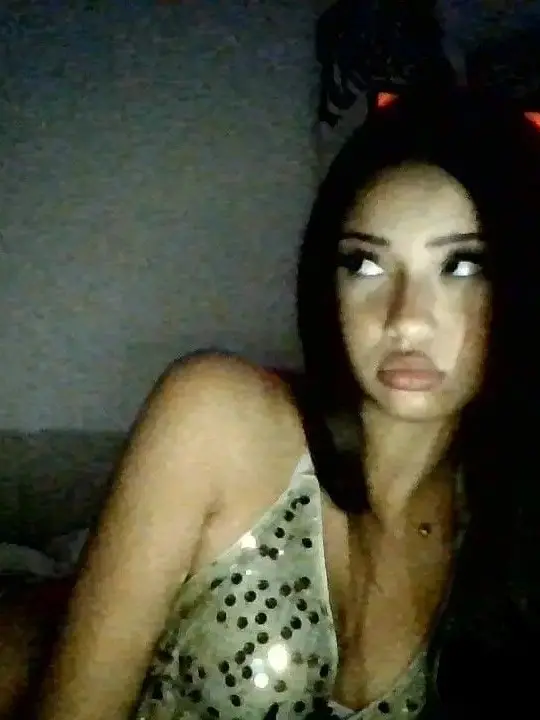 WetScoop1813의 Crowded Party, Empty Eyes