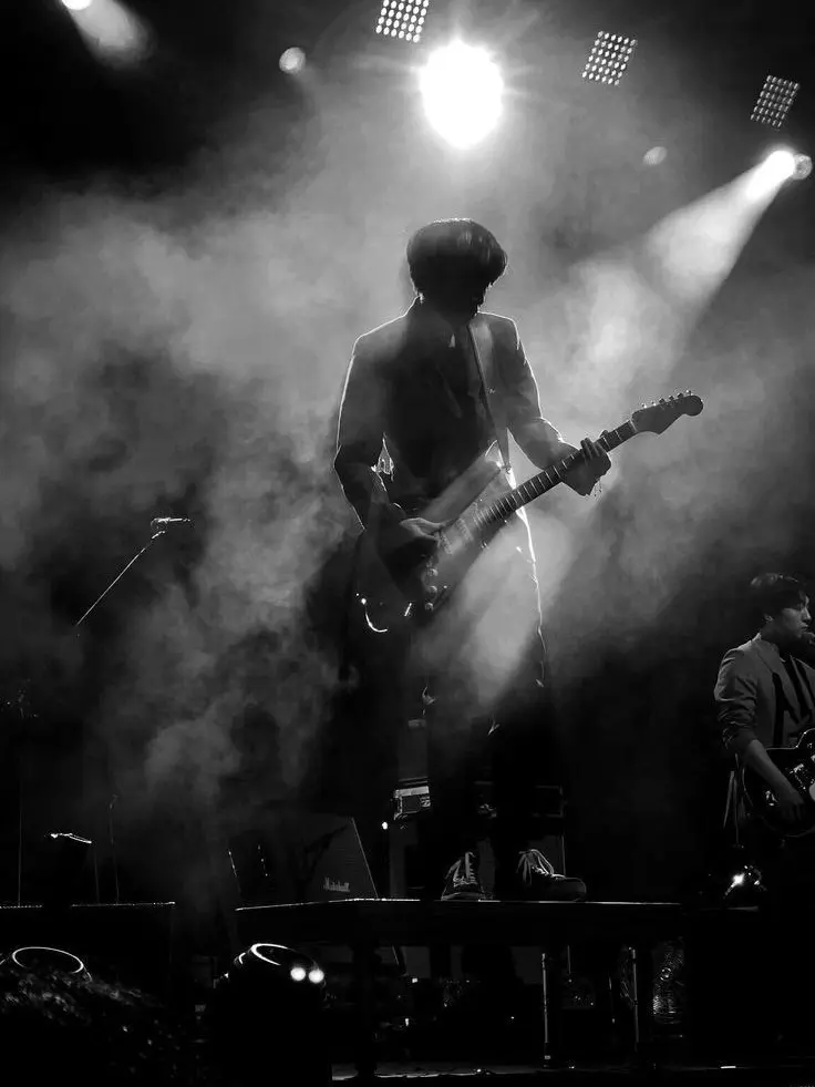 crxnberry의 Your rockstar friend has a crush on you...