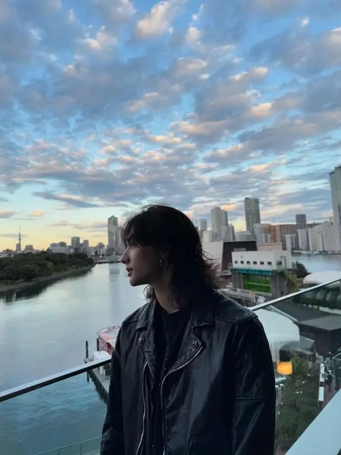 RowdyThumb9969의 Hyunjin ex husband