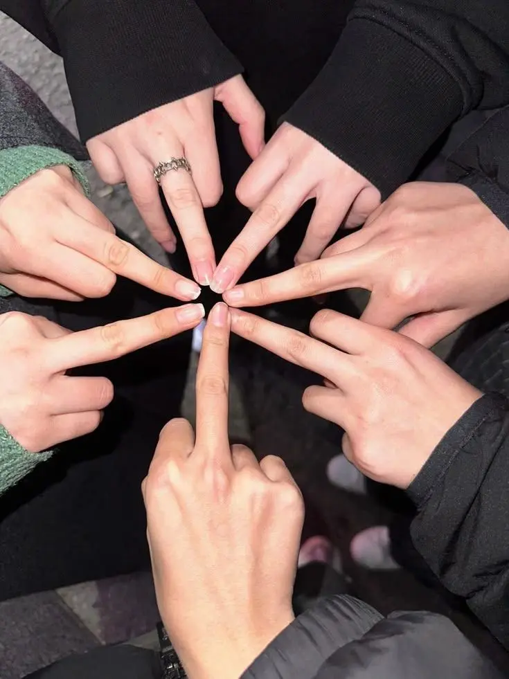 urmakingmenervvy의 new pick me in the friend group