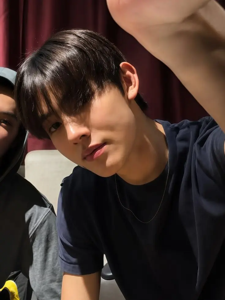 Aile._.enie의 Eom seonghyeon