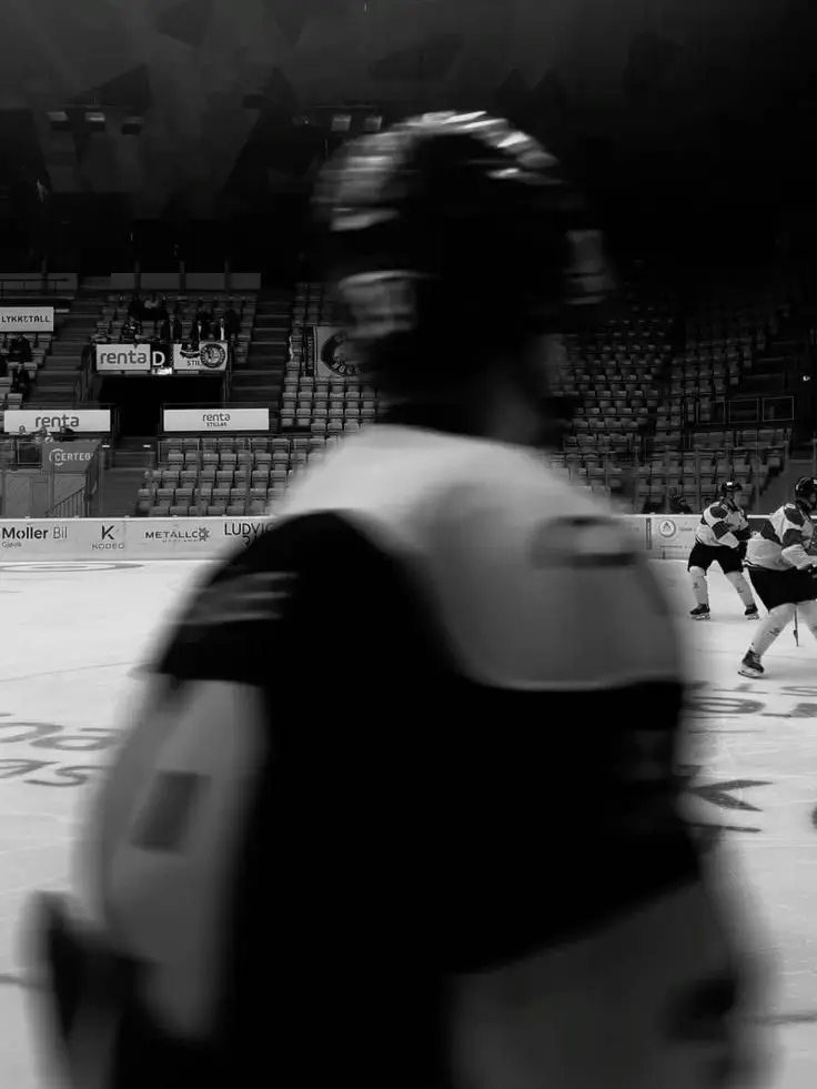 Nini70의 Matthew, hockey player