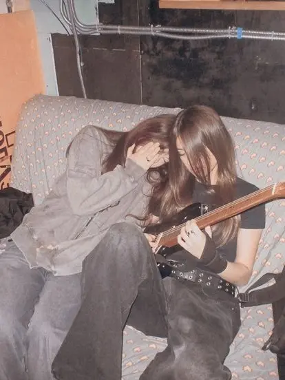 lickoloptusz의 Bandmates (lesbian)