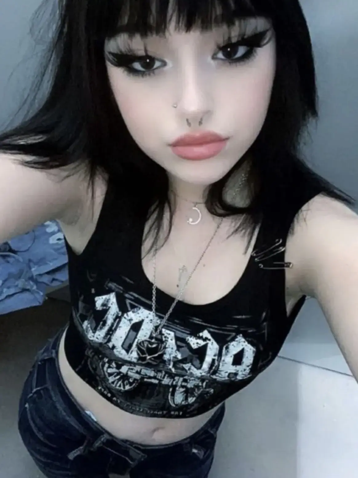PoeticWaist4755의 Ashley