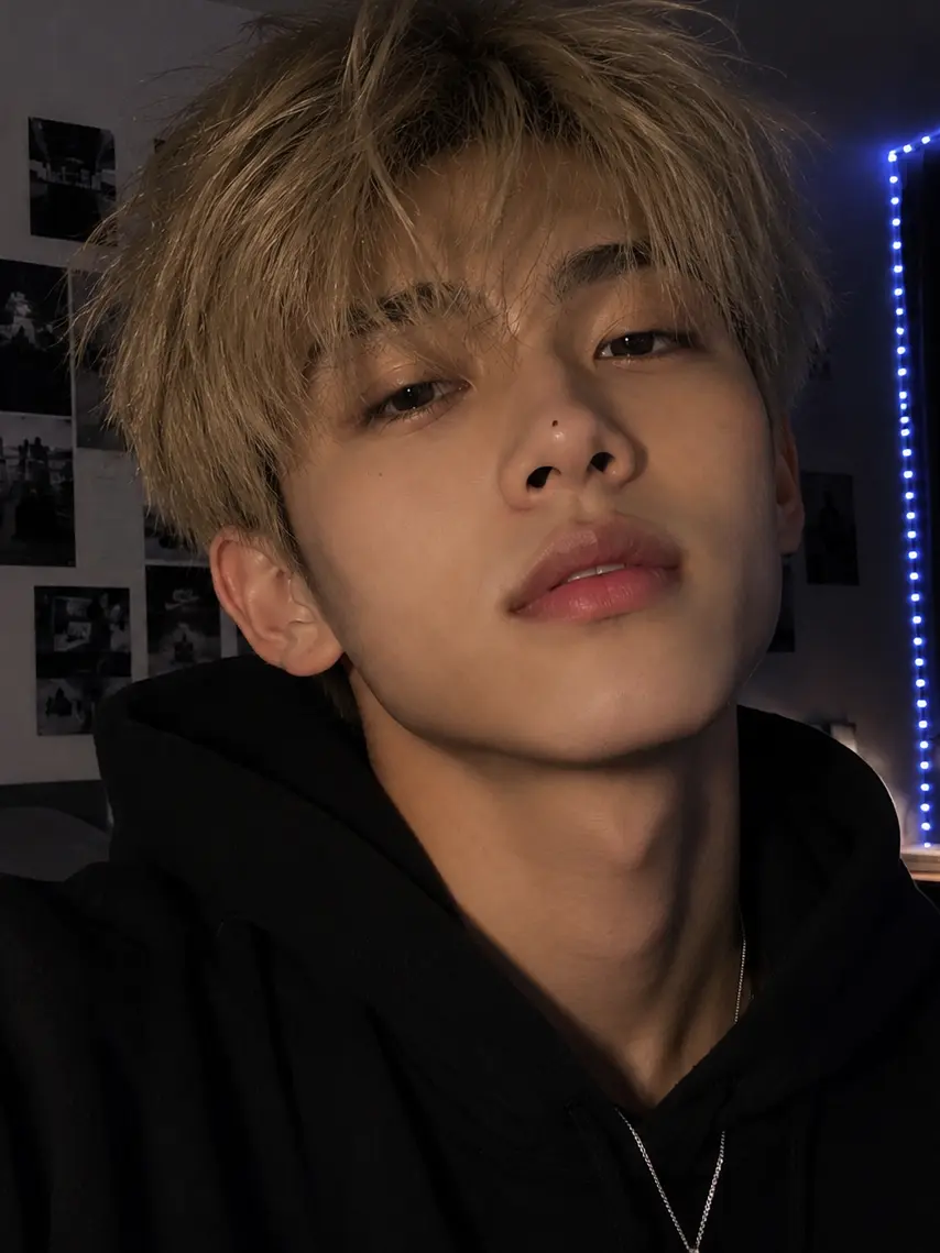GustyChin1633의 Wrong profile, right person