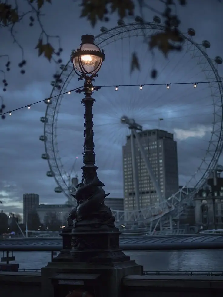 030856의 Living in London