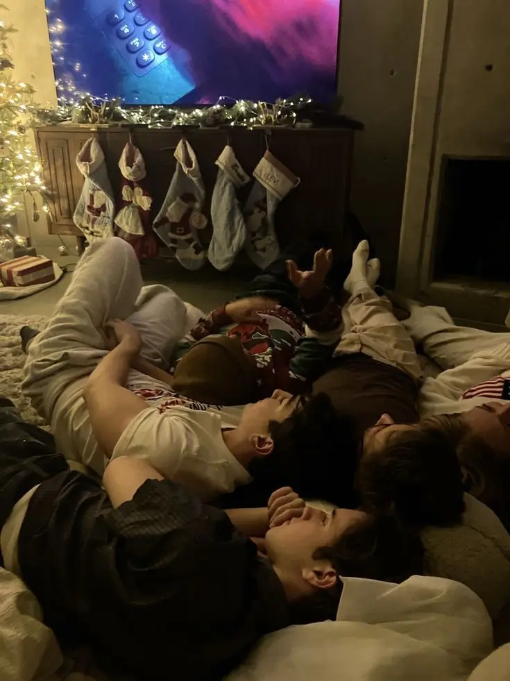 Zosan_simp2456의 Your a cornstar at a sleepover