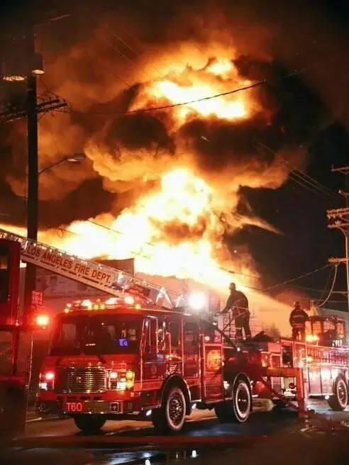 BDBII_1215의 firefighters.