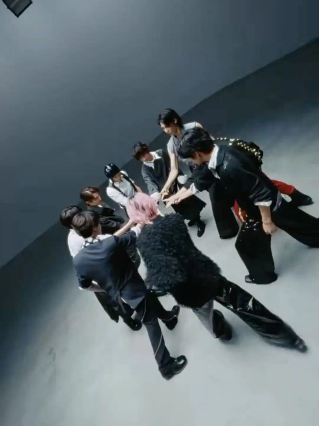 AK02r의 最強女子と9人の弟子