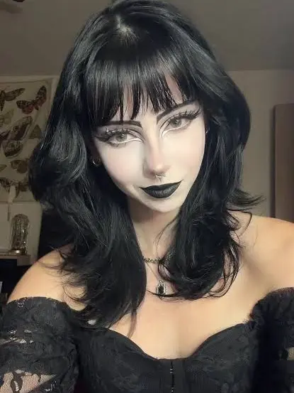 HomelyWagon6373의 Belle your goth bestie