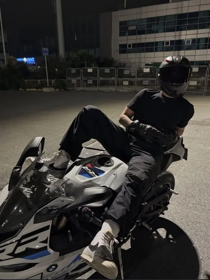 Ugly6901의 MIDNIGHT