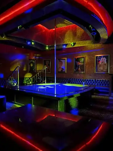 It_RichieEddie의 Strip club