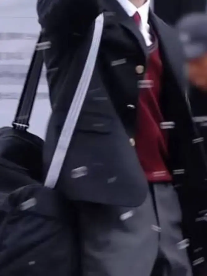 kpop.otaku의 余命半年の私と学校一の塩イケメン