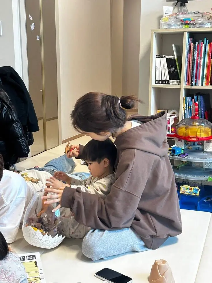 HaerinIsHearing의 ☆ 》 Permanent Babysitting